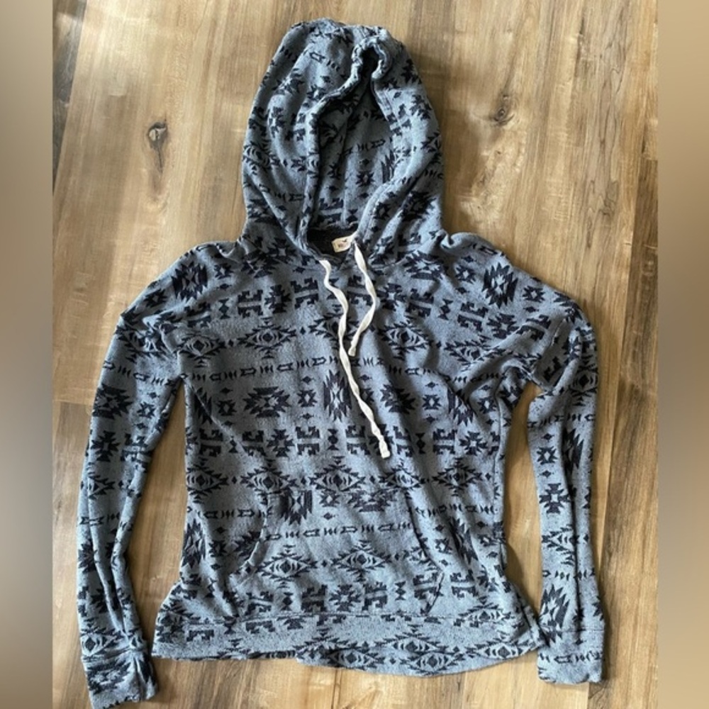 Hollister Hoodie Gray and Black Aztec Design - Women’s - Xs/Small